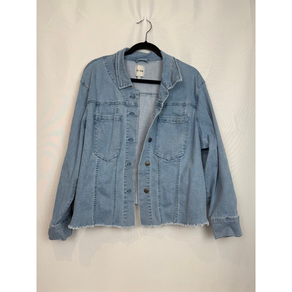NIC+ZOE Women's 2X Light Wash Stretch Denim Jacket Raw Hem Snap Button